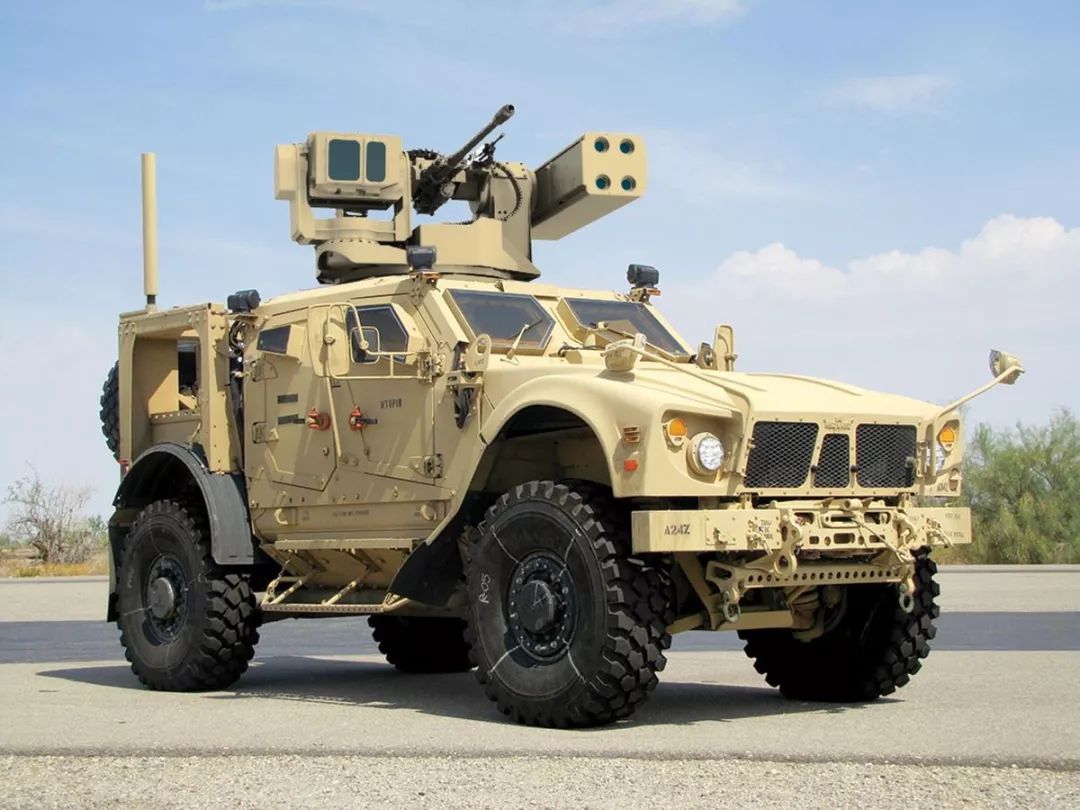 (5)美海军陆战队在其轻型全地形战术车上装备无人机对抗系统