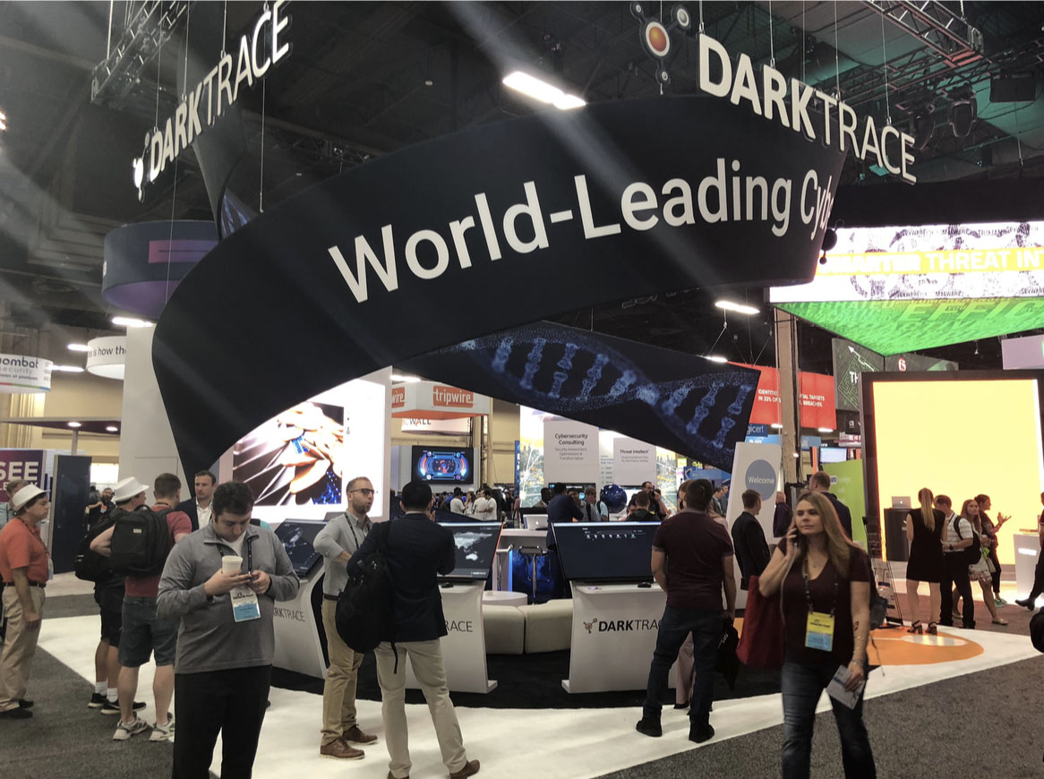 darktrace的展台比去年大了很多,但只是增加了讲解位